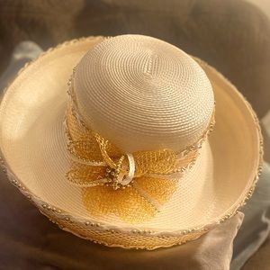 Ladies Cream & Gold Hat